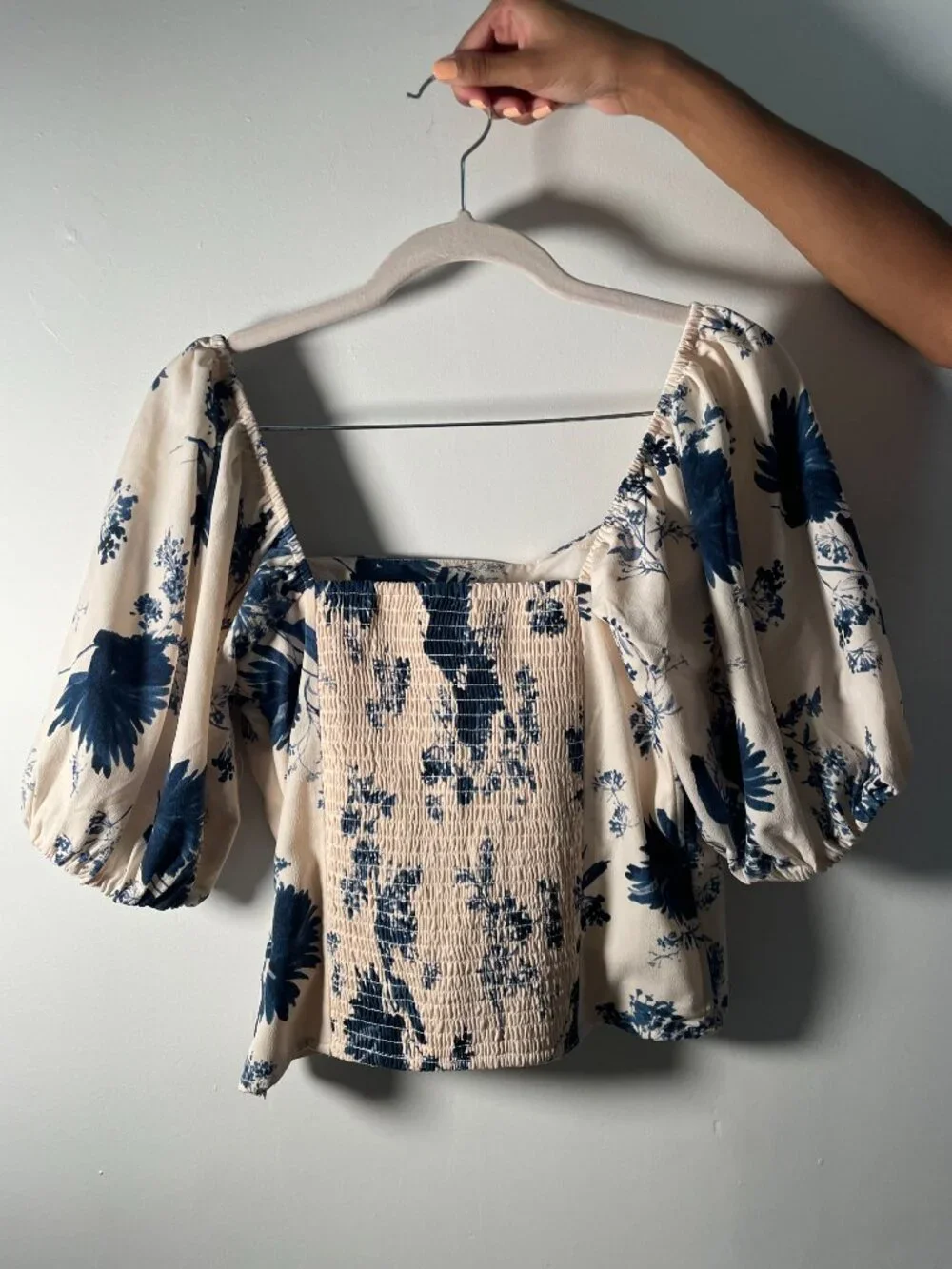 Abercrombie Blue and Cream Floral Corset Top with Puff Sleeves (Medium)